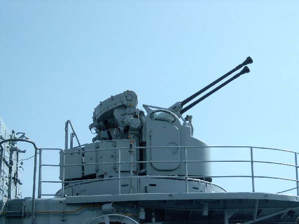 40 mm Flak-Geschütz